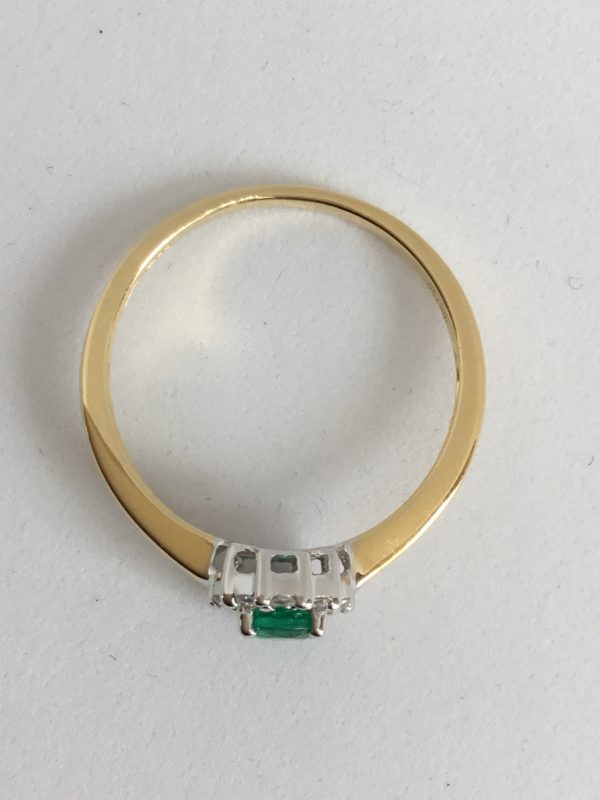 18ct Emerald & Diamond Cluster Ring - Image 3