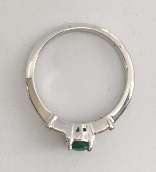 18ct Emerald & Diamond Tapered Baguette Ring - Image 2
