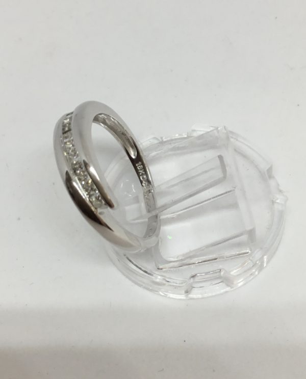 18ct Diamond 12 Stone Crossover Eternity Style Ring - Image 2
