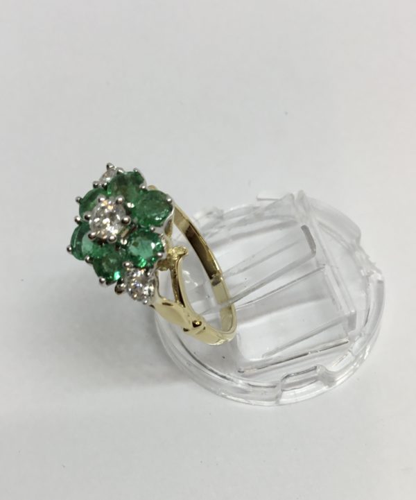 Pre-Loved 18ct Emerald & Diamond Cluster Ring - Image 3