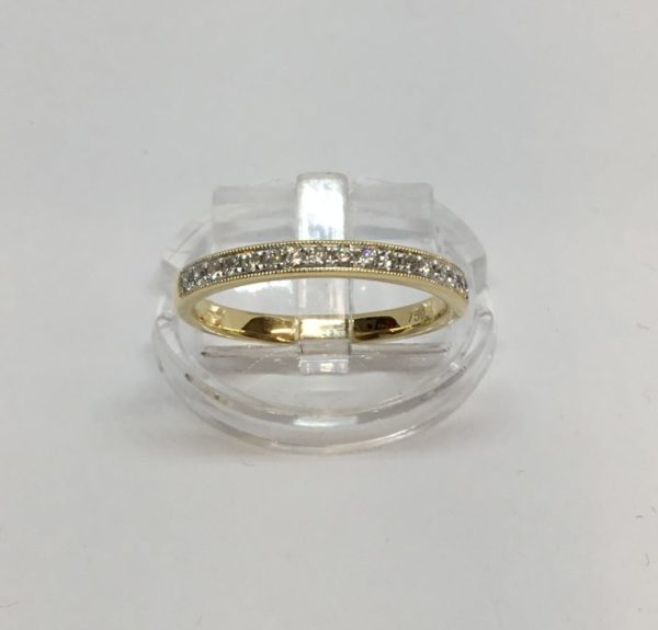 18ct Gold Diamond 18 Stone Eternity Style Ring