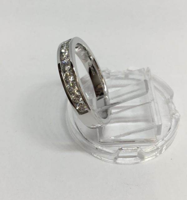 Platinum Diamond 11 Stone Eternity Ring - Image 2