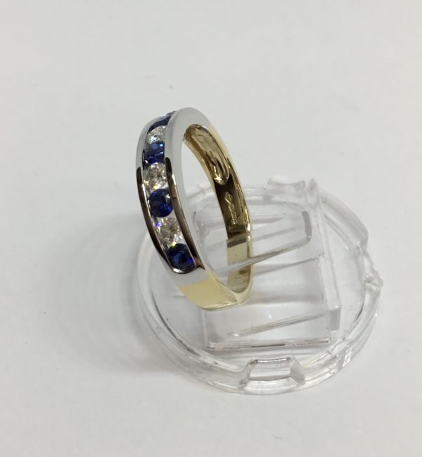 18ct Sapphire & Diamond 9 Stone Eternity Style Ring - Image 2