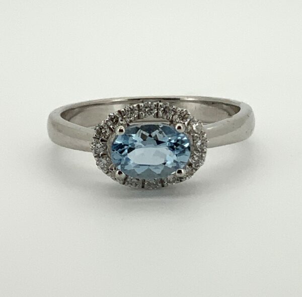 18ct Aquamarine & Diamond Cluster Ring - Image 2