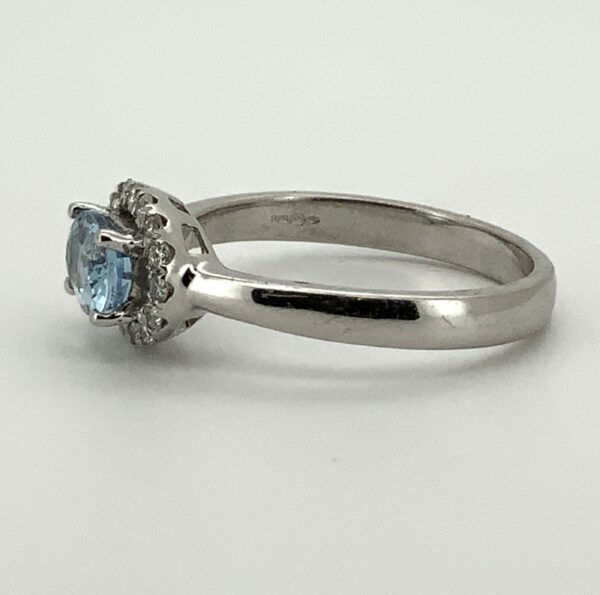 18ct Aquamarine & Diamond Cluster Ring - Image 5