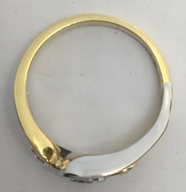18ct 2-Colour Diamond 3 Stone Crossover Ring - Image 3