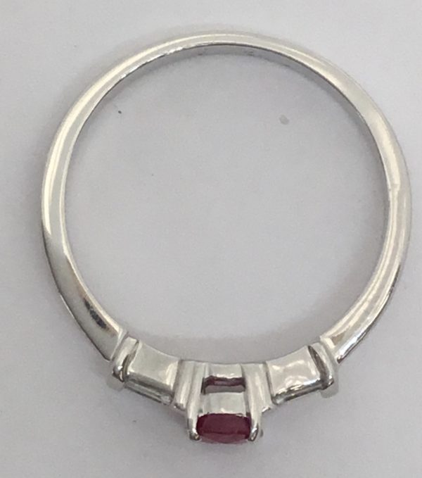 18ct Ruby & Diamond Tapered Baguette Ring - Image 4