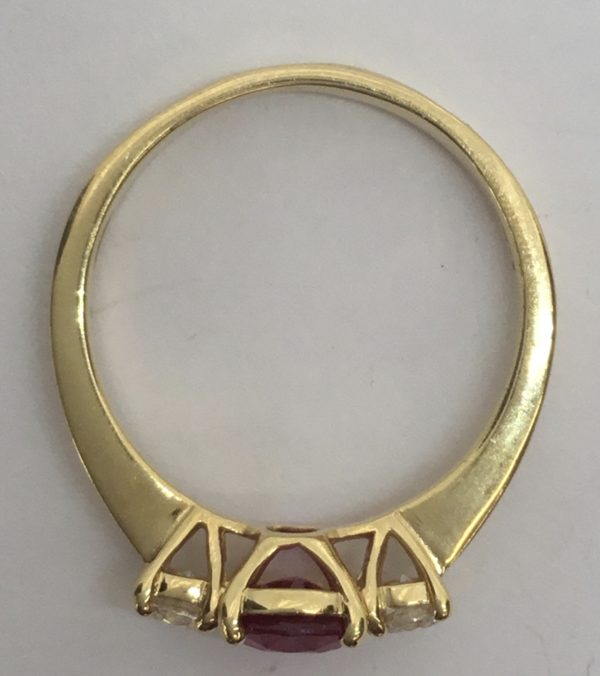18ct Fine Ruby & Diamond 3 Stone Ring - Image 2