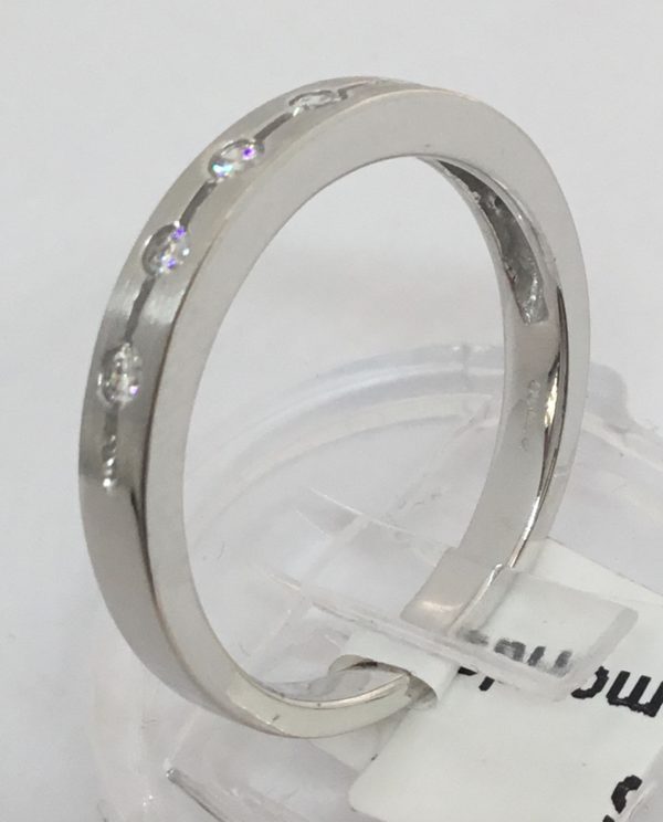 18ct Diamond 7 Stone Eternity Style Ring 0.15ct - Image 2