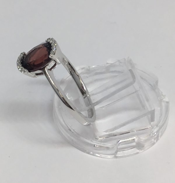 18ct Garnet & Diamond Ring - Image 2