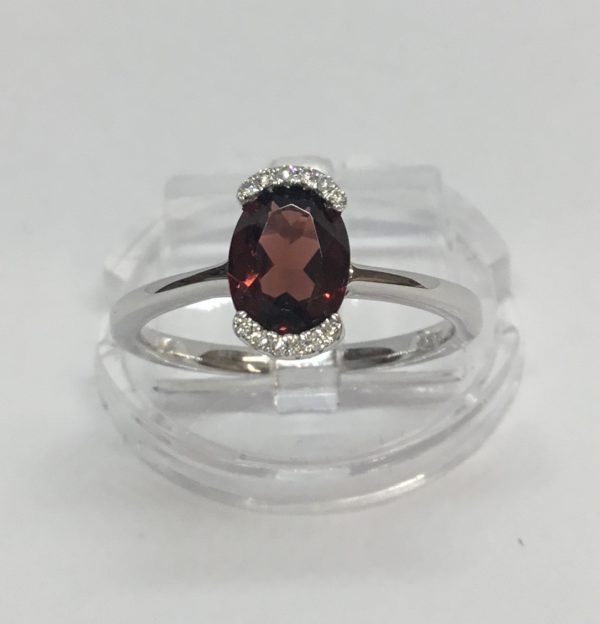 18ct Garnet & Diamond Ring