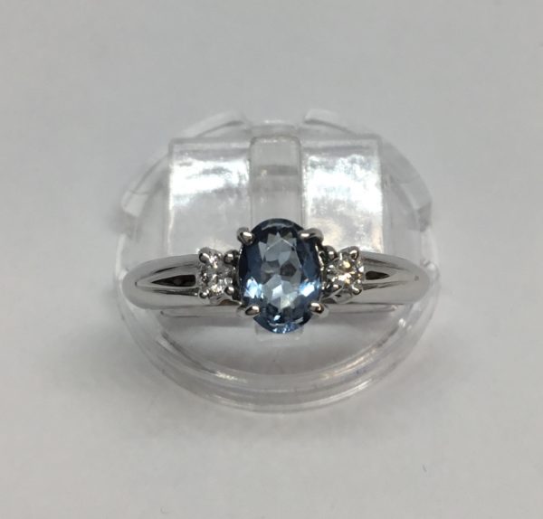 18ct Aquamarine & Diamond 3 Stone Ring