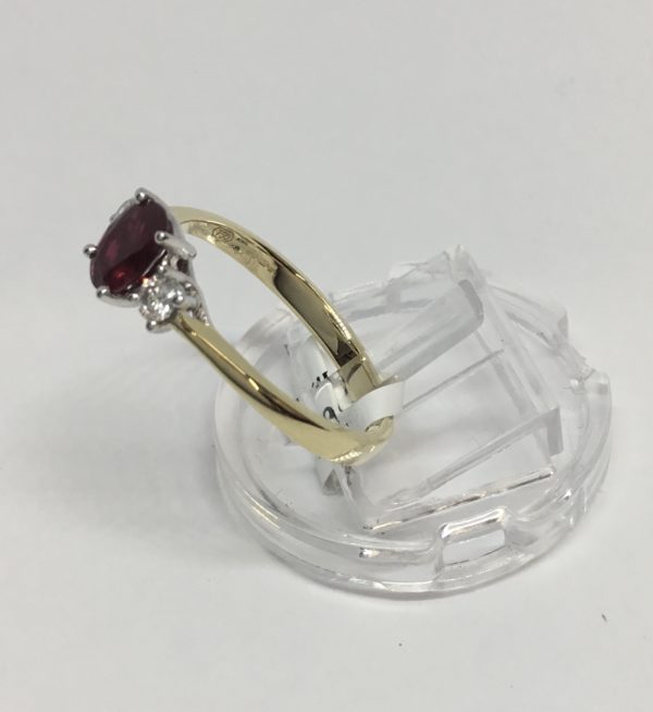 18ct Ruby & Diamond 3 Stone Ring - Image 2