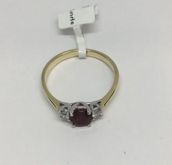 18ct Ruby & Diamond 3 Stone Ring - Image 3