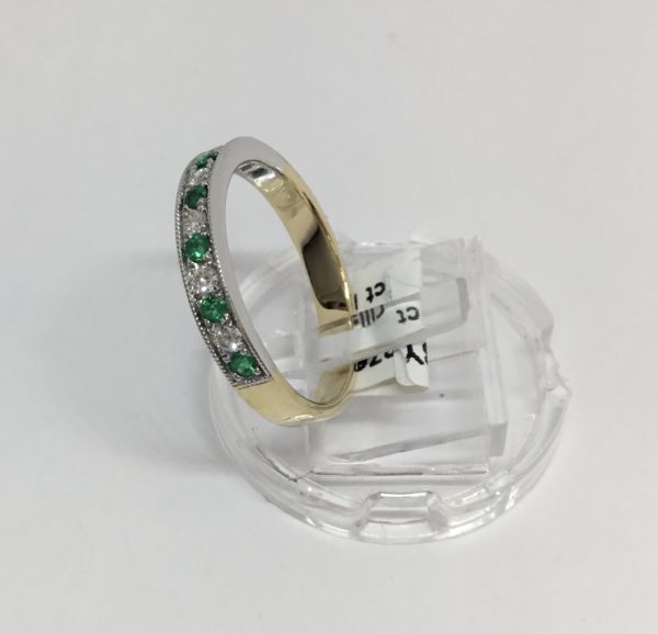 18ct Emerald & Diamond 13 Stone Eternity Style Ring - Image 3