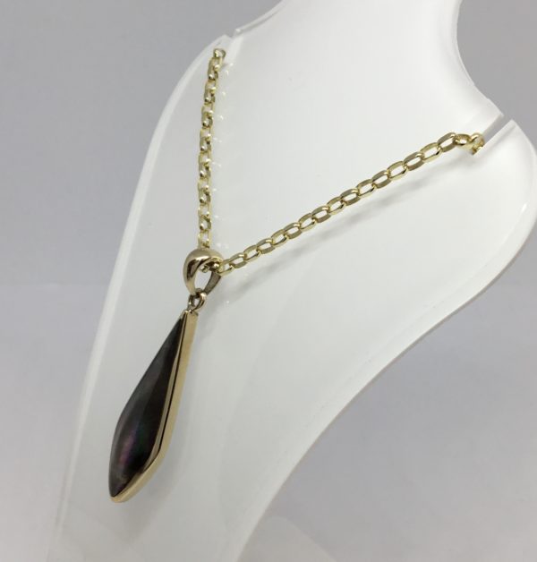 Handmade 9ct Black & White Mother of Pearl Reversible Pendant - Image 4