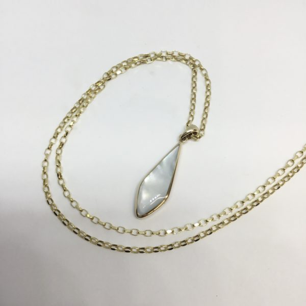 Handmade 9ct Black & White Mother of Pearl Reversible Pendant - Image 5