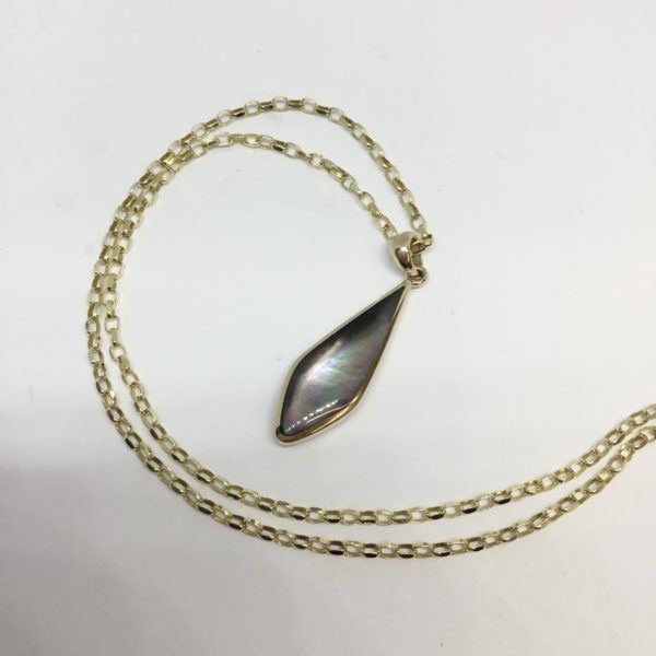 Handmade 9ct Black & White Mother of Pearl Reversible Pendant - Image 6