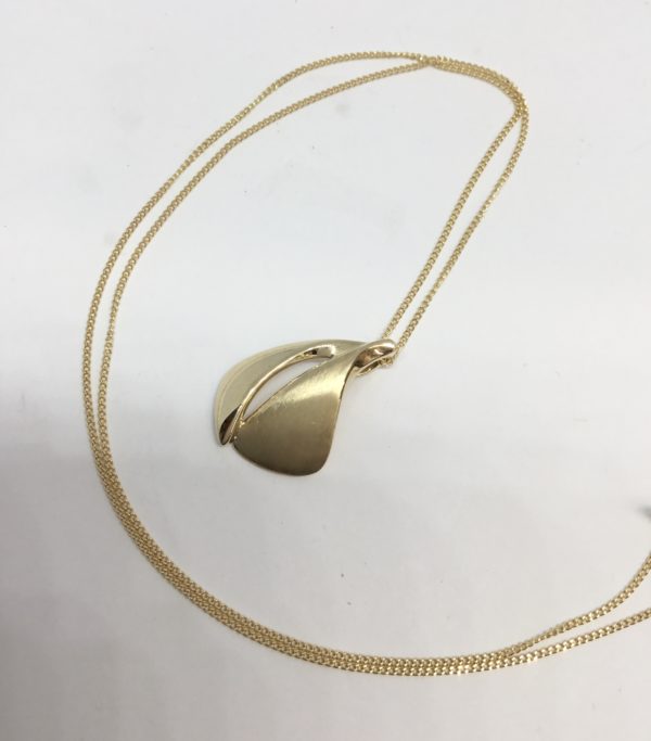 9ct Yellow Fancy Gold Sail Pendant