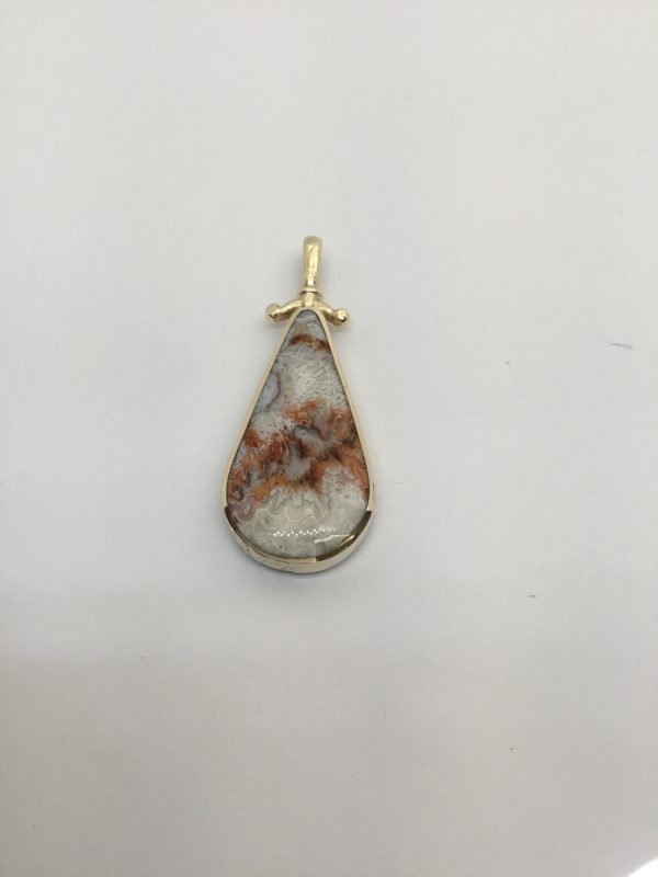 Pre Owned 9ct Yellow Gold Large Teardrop Agate Set Pendant