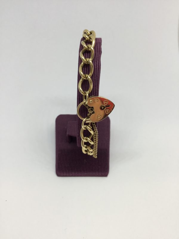 Pre-Owned 9ct Yellow Gold Curb Charm Bracelet With Heart Padlock