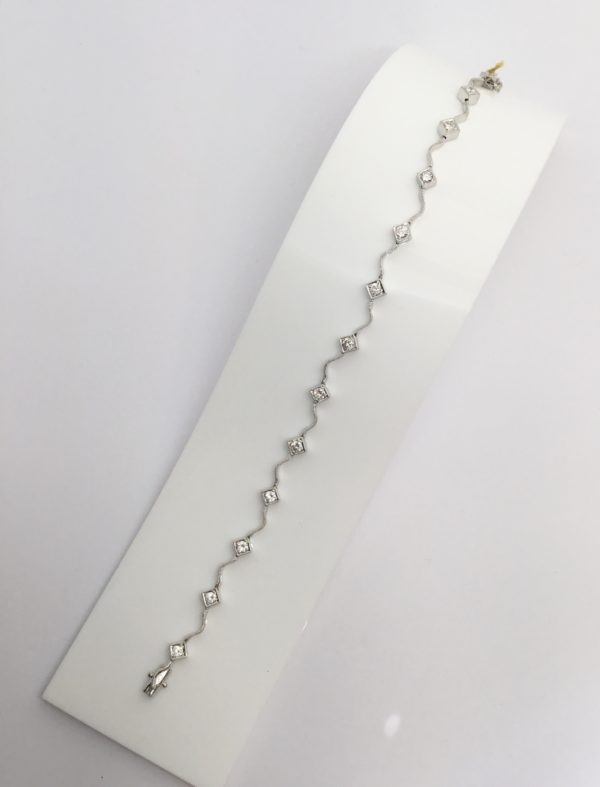 Pre-Owned 18ct Diamond Set Wave Bracelet 0.60ct - Image 2