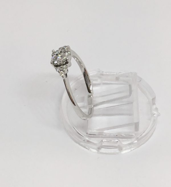 Pre-Owned 9ct White Gold Diamond Cluster Ring - Image 2