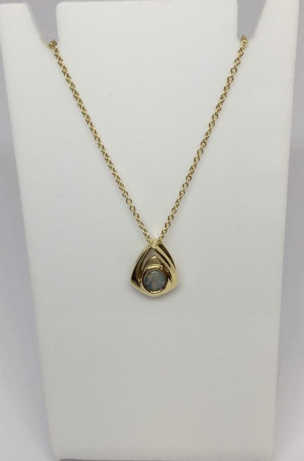 Pre Owned 18ct Yellow Gold Opal Pendant With 18" Chain