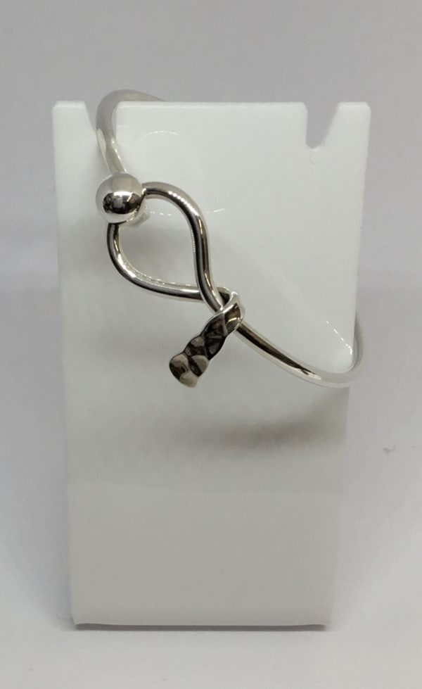 925 Silver Ribbon Latch Bangle - Image 2