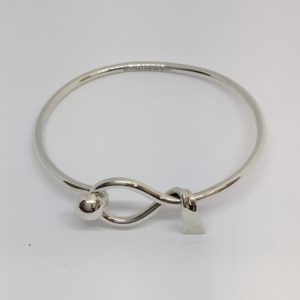 925 Silver Ribbon Latch Bangle