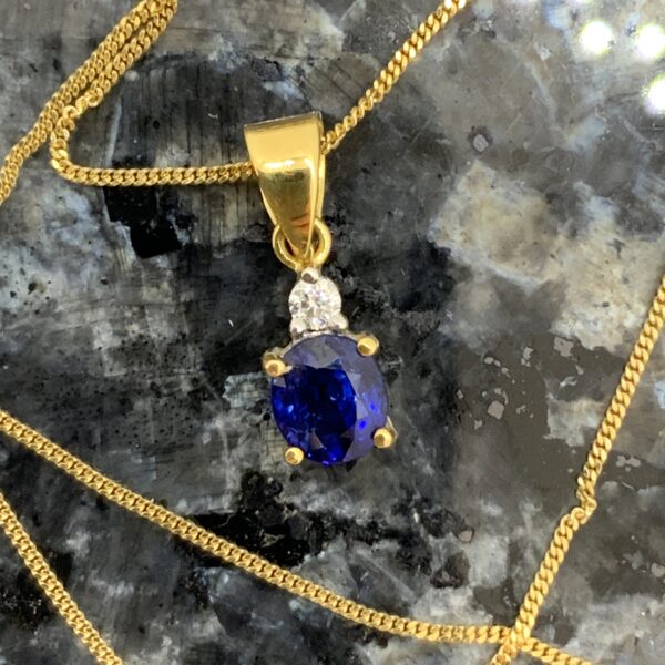 18ct Gold Sapphire & Diamond Pendant - Image 2
