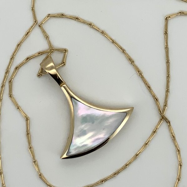 Handmade 9ct Lapis Lazuli & White Mother of Pearl Reversible Pendant - Image 4