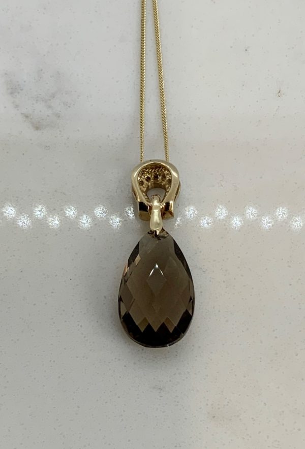 Pre Owned 9ct Yellow Gold Smokey Quartz and Diamond Pendant - Image 4