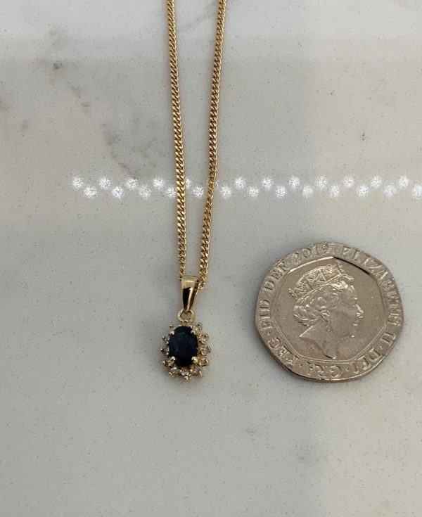 Pre Owned 9ct Yellow Gold Sapphire  and Diamond Pendant - Image 4