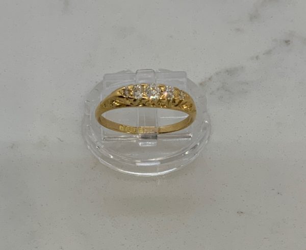 Pre-Owned 18ct Five Stone Diamond Ring - Image 5