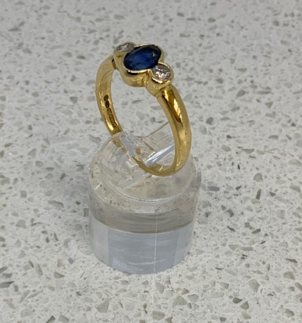 Pre Owned 18ct Gold Sapphire & Diamond Ring - Image 5