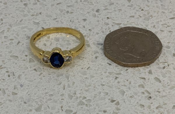 Pre Owned 18ct Gold Sapphire & Diamond Ring - Image 3