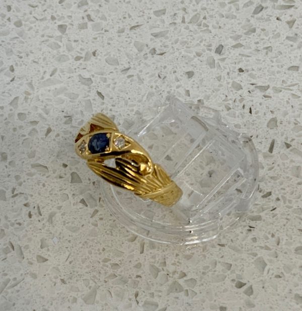 Pre Owned 9ct Yellow Gold Sapphire  and Diamond Ring - Image 4
