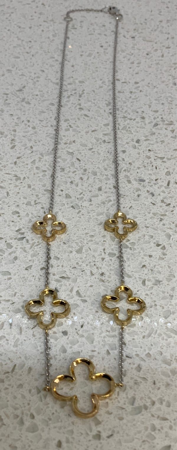 9ct Yellow Gold and White Gold Flower Necklace - Image 3