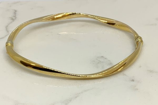 9ct gold, Pre-Owned Wavy Bangle