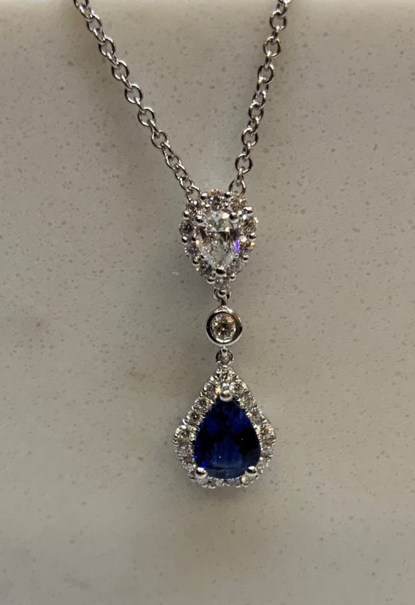 18ct White Gold Stunning Sapphire and Diamond Pendant - Image 3
