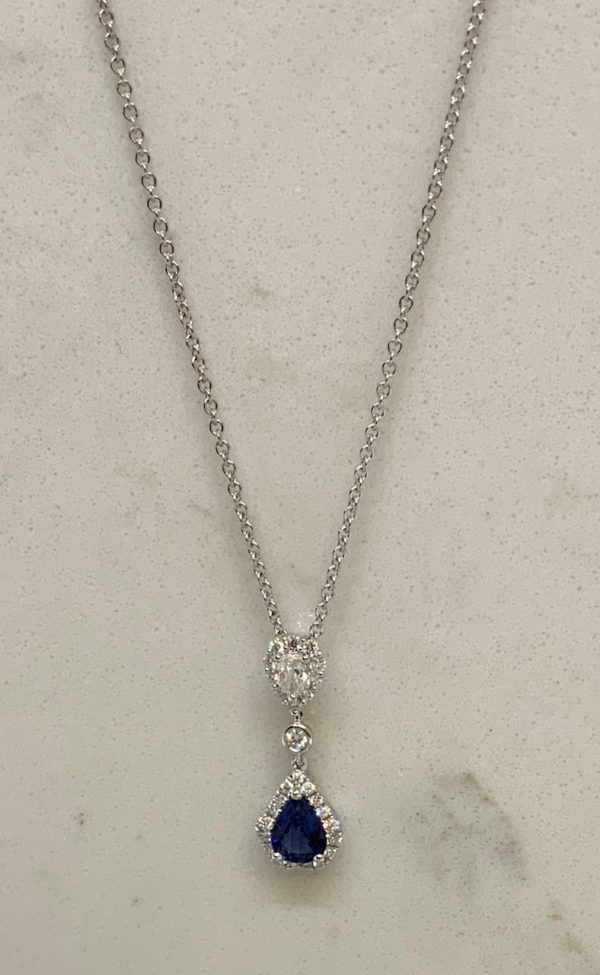18ct White Gold Stunning Sapphire and Diamond Pendant - Image 5