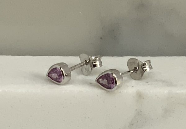 9ct White Gold Pink Sapphire studs - Image 3