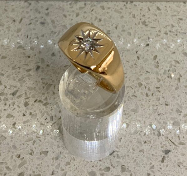 18ct Handmade, Yellow Gold, Solid, Gents, Diamond Set, Signet Ring - Image 3