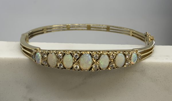 Pre-Owned 9ct Yellow Gold Opal & Diamond Set Bangle - Image 3