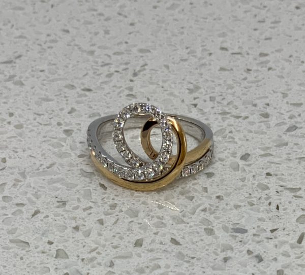 18ct Gold Two Colour Gold Diamond Dress Ring - Image 2