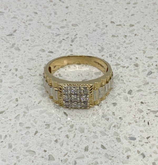 Pre-Owned 9ct Gents Diamond Set Signet Ring - Image 4