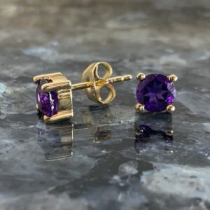 9ct Yellow Gold Round Amethyst Studs