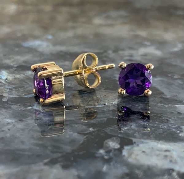 9ct Yellow Gold Round Amethyst Studs