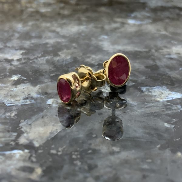9ct Yellow Gold Oval Ruby Rubover Studs - Image 2